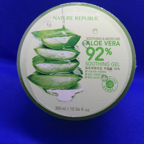 Aloe Vera Gel and Lipstick - Picture 3 of 5